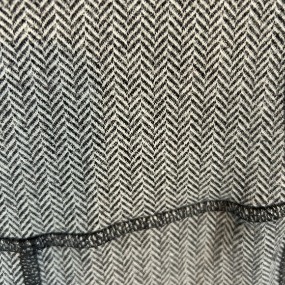 Lululemon Turn Around Tight Heathered Herringbone. Size 4. - Picture 8 of 16